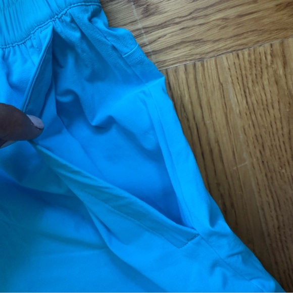 🏃‍♀️ NWT Sweaty Betty Relay Shell Shorts - Seaglass Blue - Size S 💙 - Picture 3 of 5